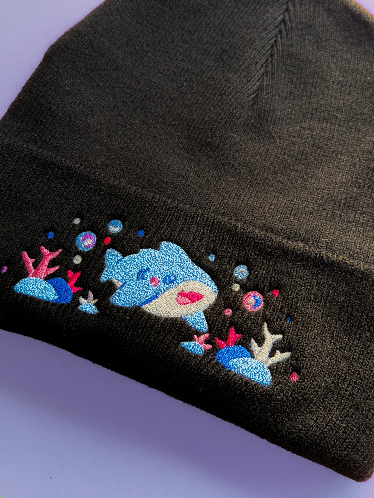 miamouz-beanies-happy-shark-beanie-m-tze-schwarz-stickerei image 2