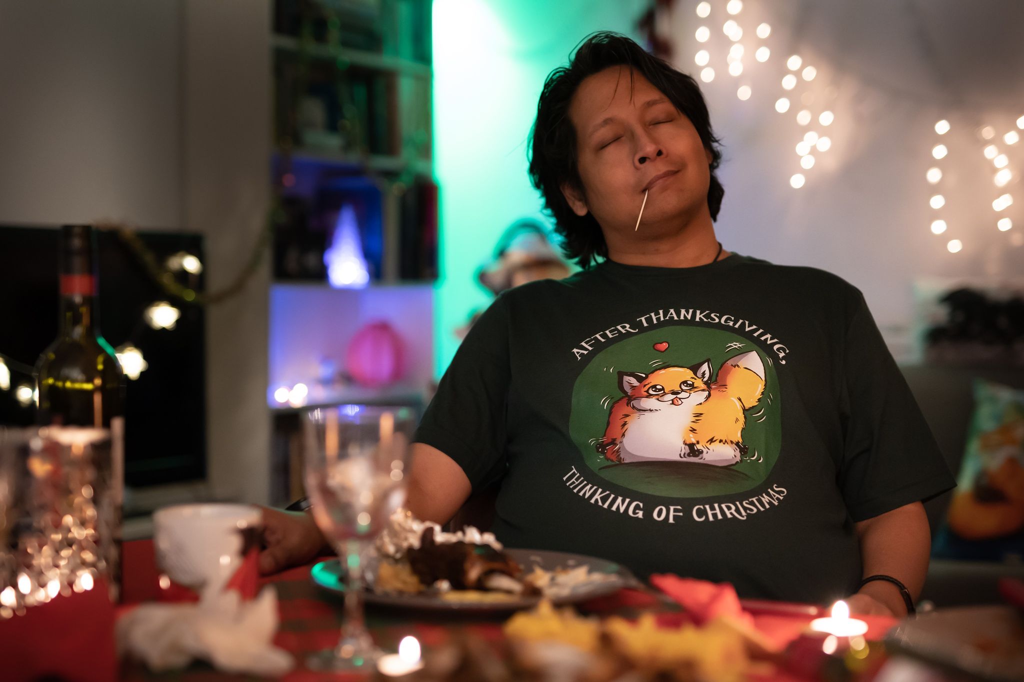 howling-riot-christmas-t-shirt-after-thanksgiving-rot-baumwolle image 2