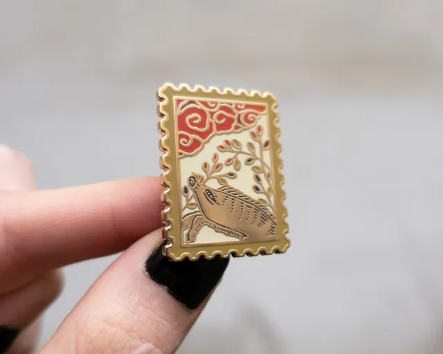kabujiro-enamel-pins-hanafuda-wildschwein-pin-35mm-gold image 1