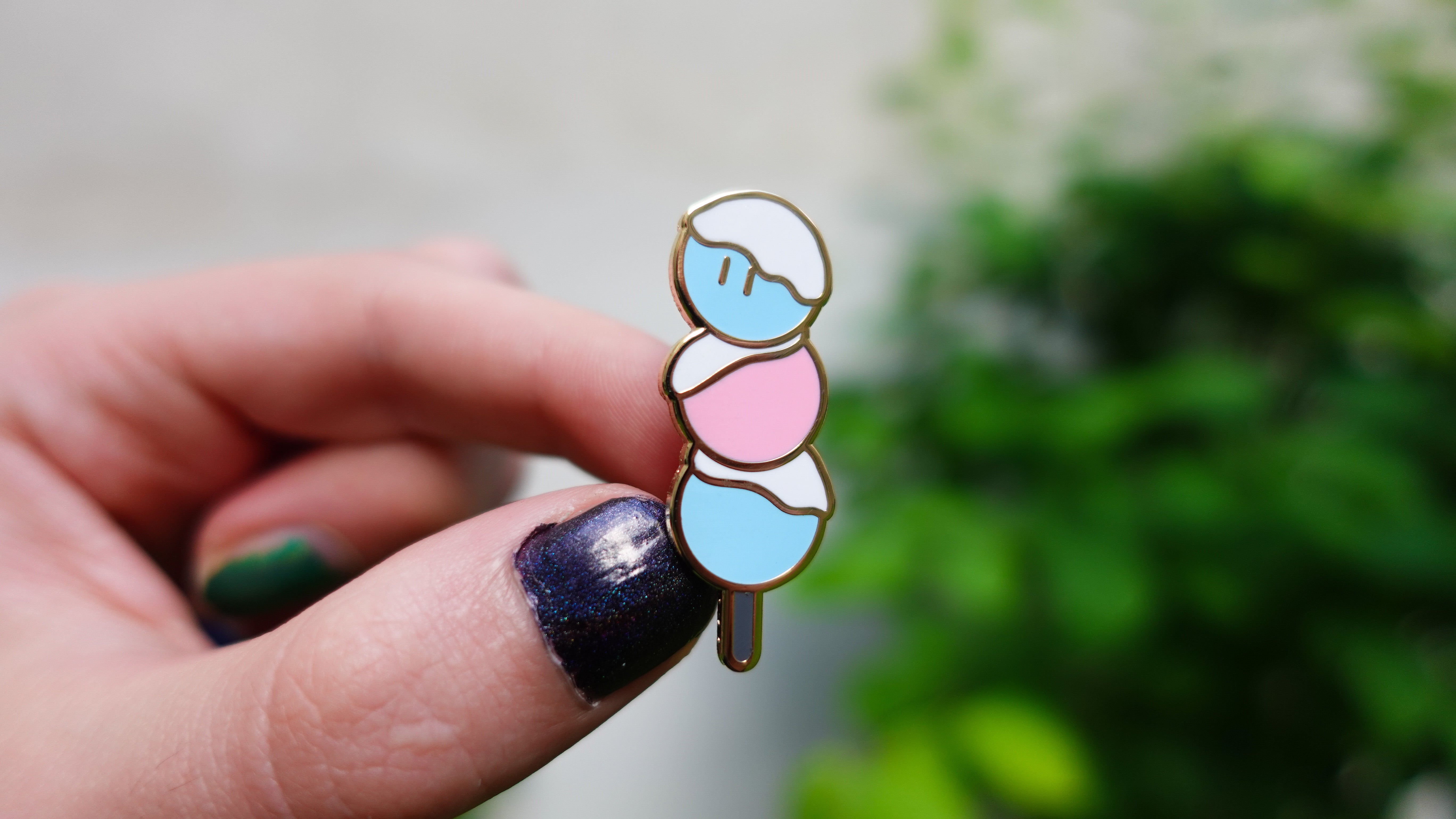 kabujiro-pride-dango-emaille-pin-trans-40-mm image 2