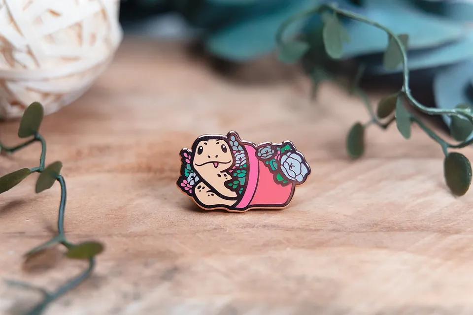 miamouz-enamel-pins-snake-serenade-schlange-emaille-pin image 1