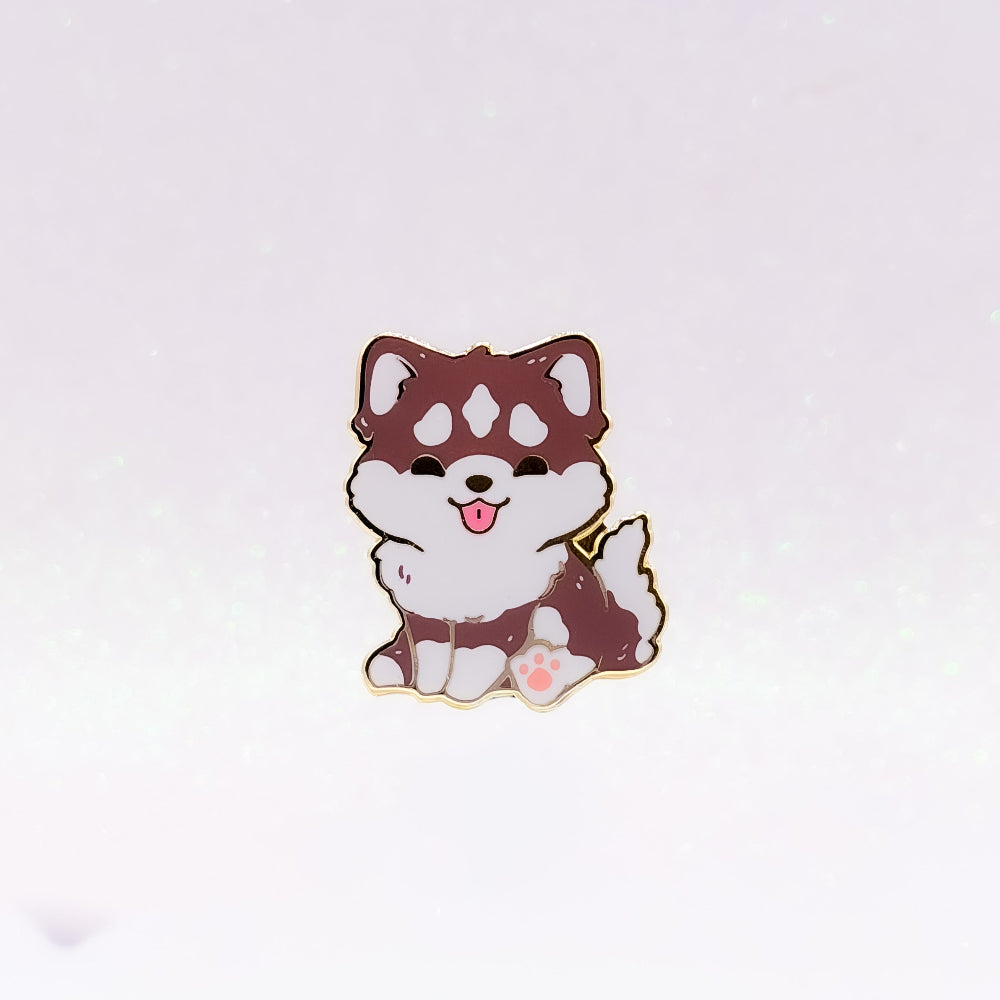 miamouz-husky-brown-white-emaille-pin-hund-30mm image 1