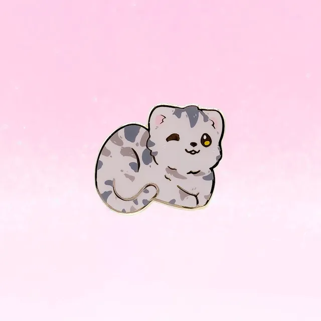 miamouz-grey-tabby-katze-emaille-pin-35x32mm-normal image 1
