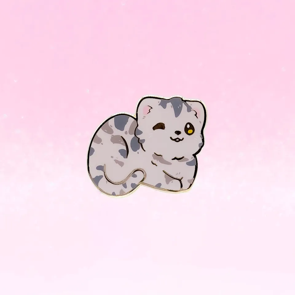 miamouz-grey-tabby-katze-emaille-pin-35x32mm-normal image 1