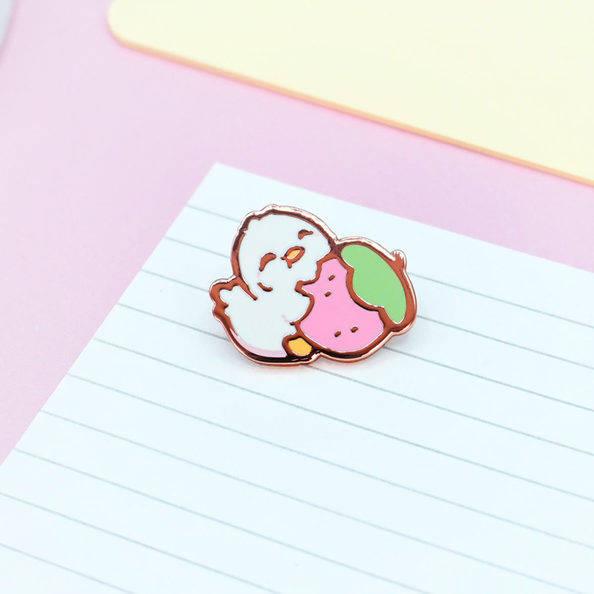 miamouz-enamel-pins-munching-duck-emaille-pin-normal-quality image 1