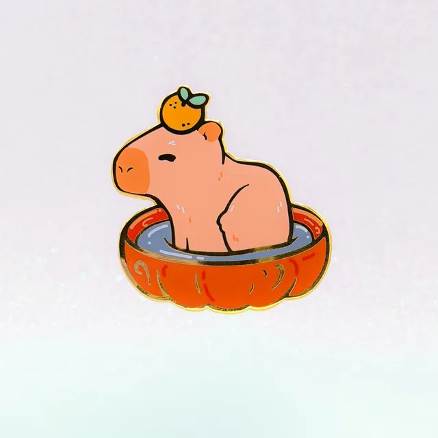 miamouz-enamel-pins-bathing-capybara-emaille-pin-42mm-gold image 1