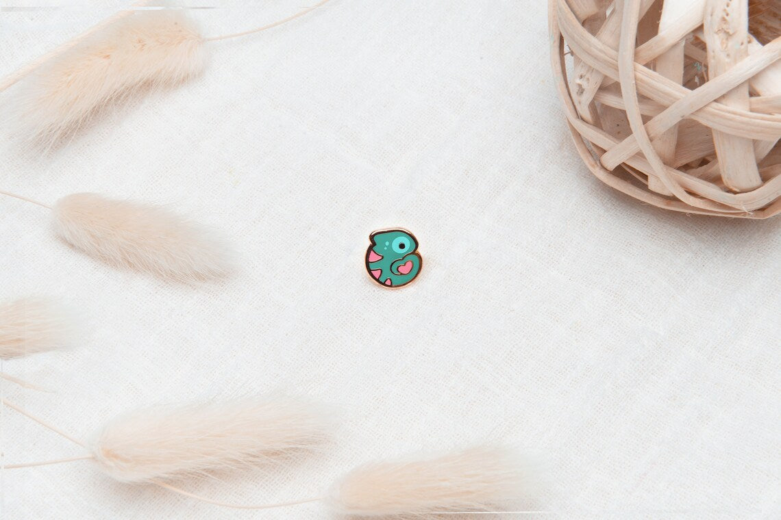 miamouz-tiny-love-chameleon-emaille-pin-herz-rosa-normal-quality image 2