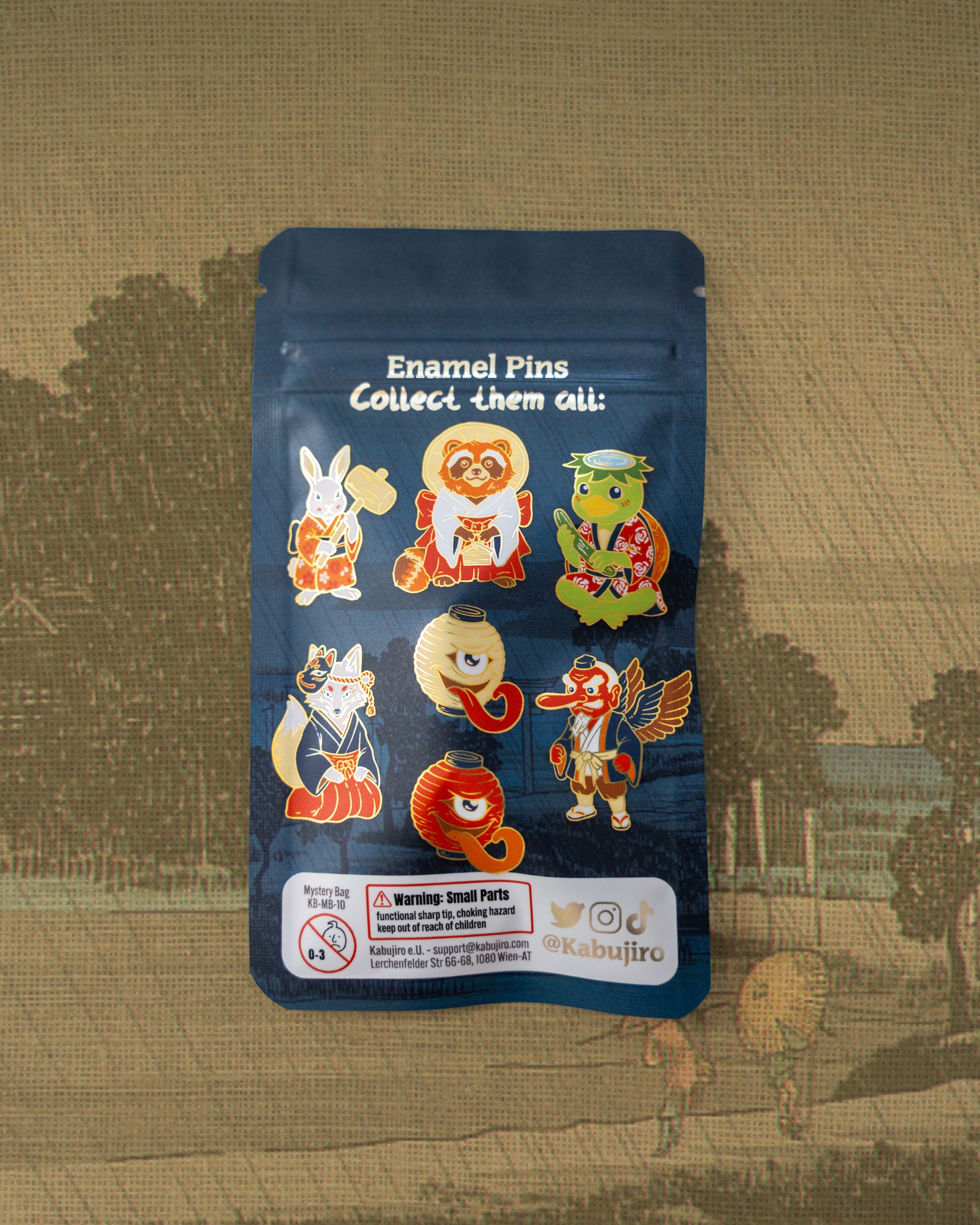 kabujiro-enamel-pins-yokai-parade-emaille-pin-blind-bag-gold image 2