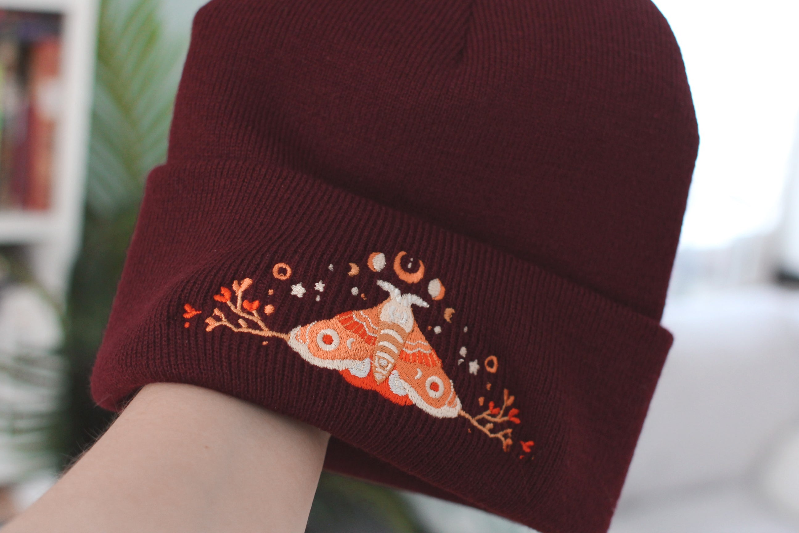 miamouz-beanies-moon-moth-winter-beanie-m-tze-dunkelrot image 4