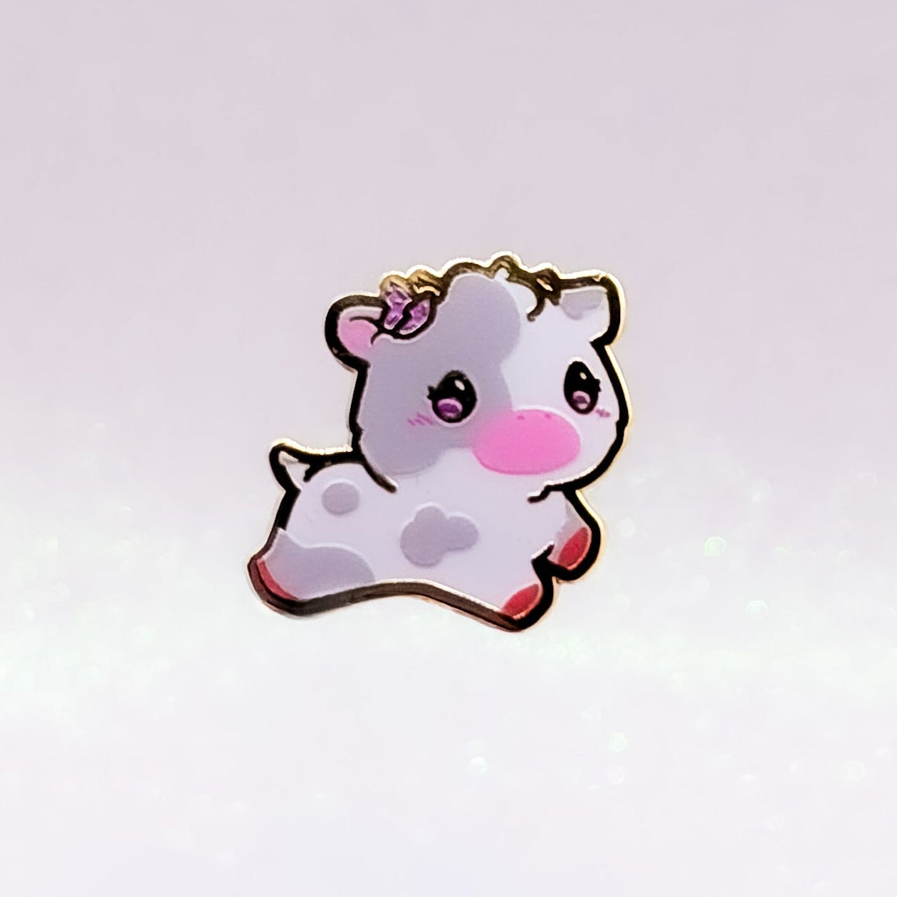 miamouz-cute-cow-emaille-pin-kuh-grau-wei-24mm image 1