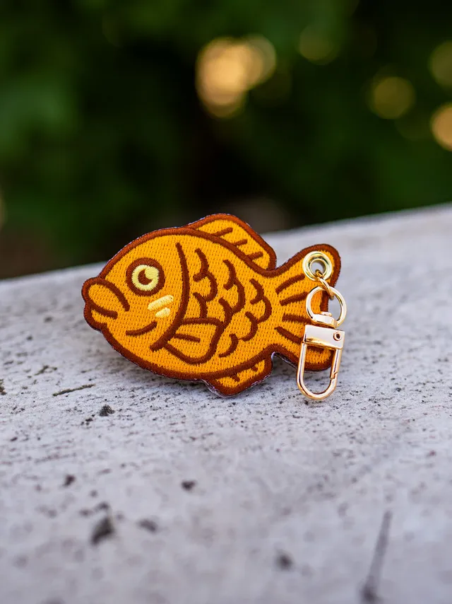 kabujiro-charms-taiyaki-fish-schl-sselanh-nger-gestickt image 1
