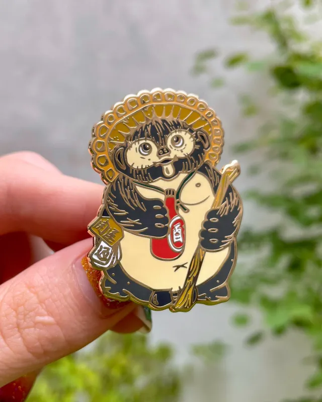 kabujiro-enamel-pins-tanuki-statue-emaille-pin-50mm-yokai image 1
