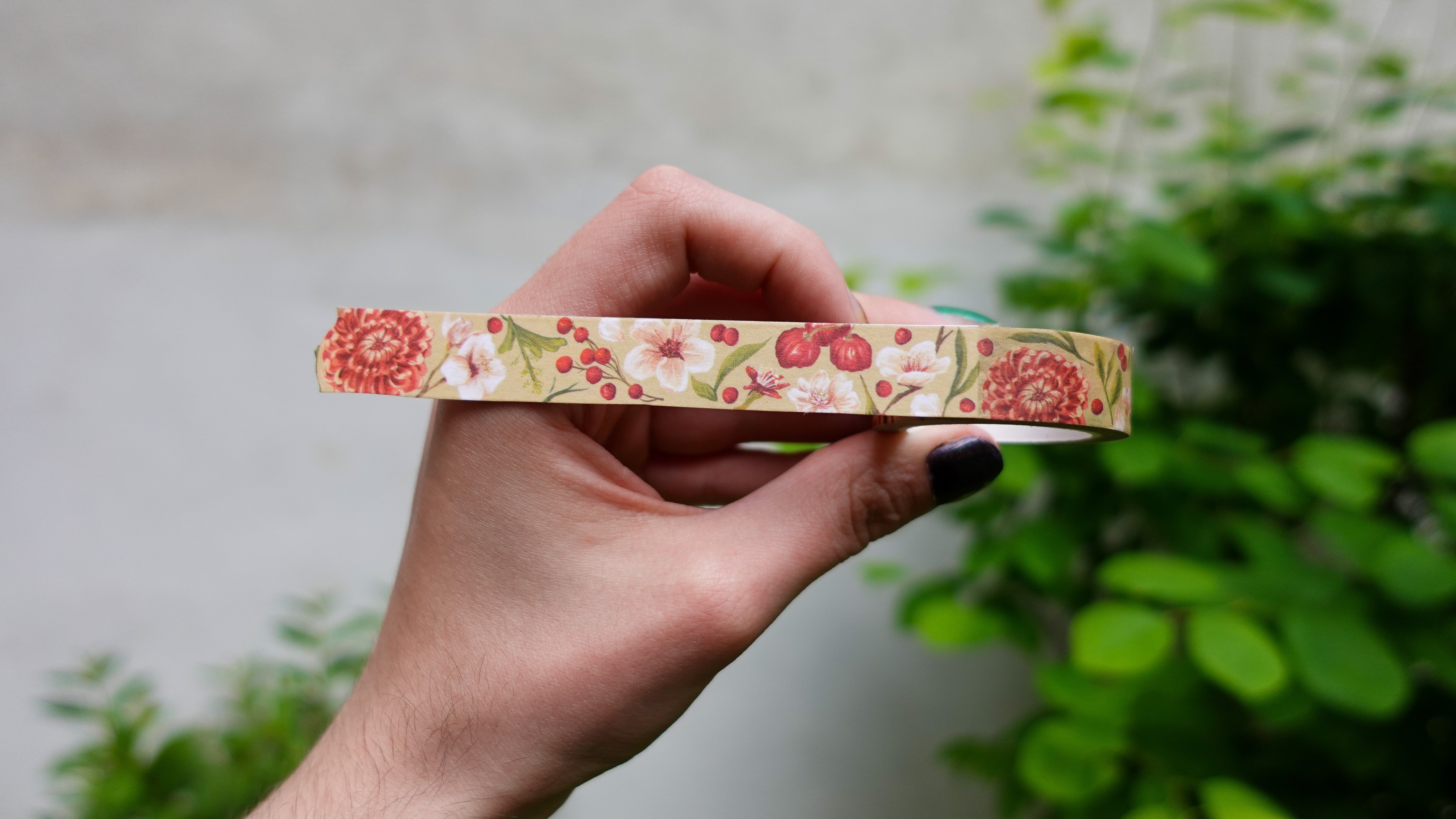kabujiro-washi-tapes-tea-leaves-florals-15-mm-x-10-m-blumen image 2