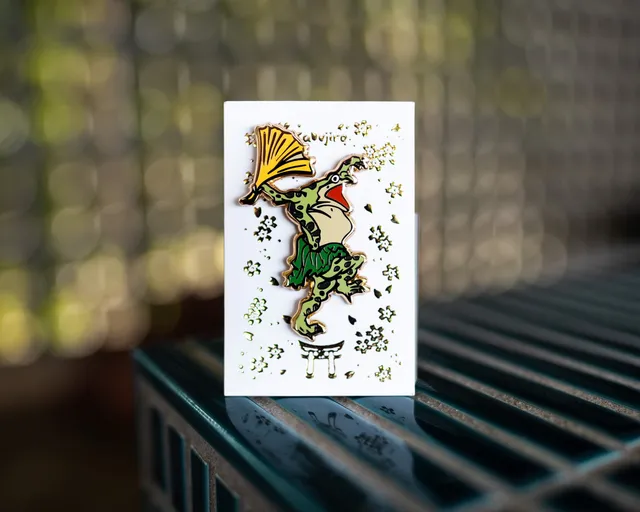 kabujiro-enamel-pins-dancing-frog-anstecker-animal-circus image 1
