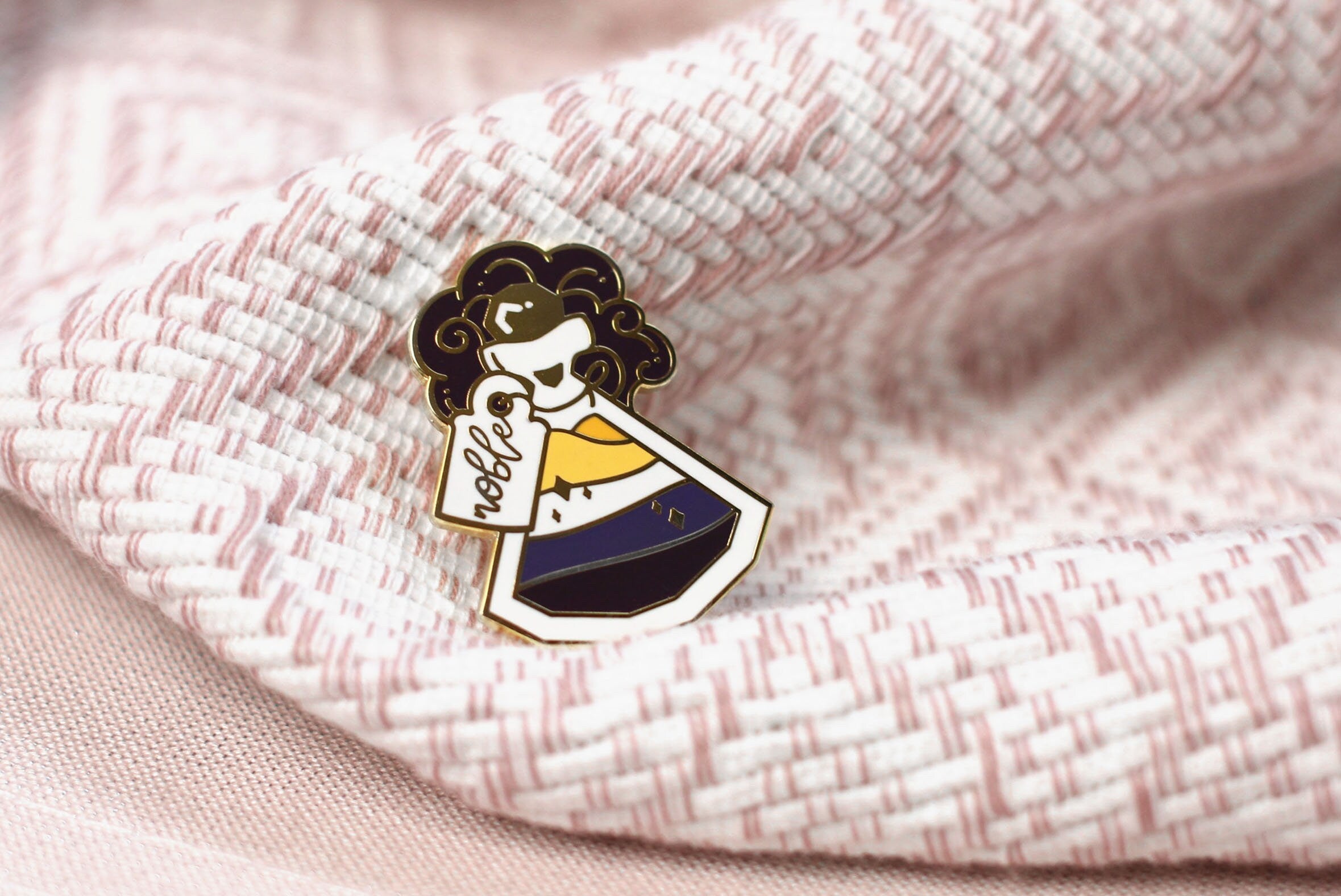miamouz-enamel-pin-pride-potion-nonbinary-flagge-gold image 5