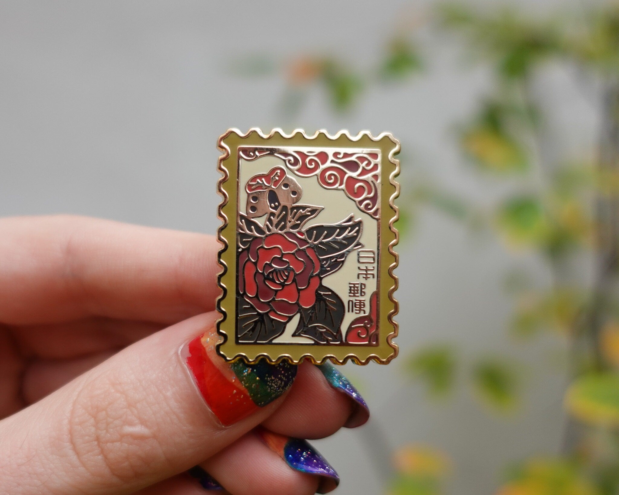 kabujiro-hanafuda-butterflies-emaille-pin-35-mm-vergoldet image 3