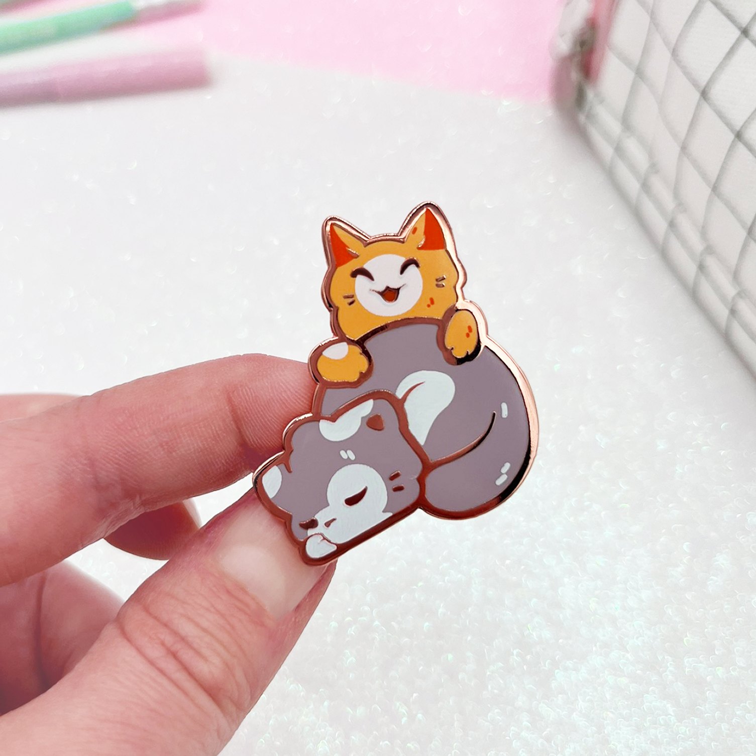 miamouz-enamel-pins-best-friends-kitty-friend-emaille-pin image 1