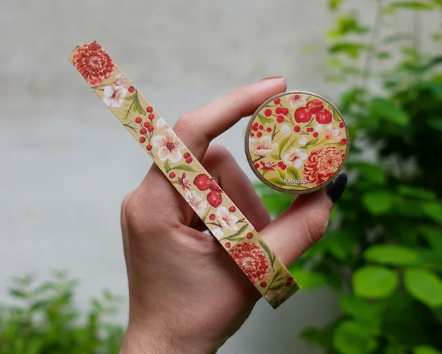 kabujiro-washi-tapes-tea-leaves-florals-15-mm-x-10-m-blumen image 1