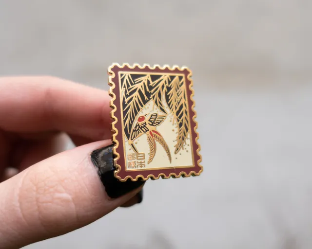 kabujiro-enamel-pins-hanafuda-stamp-songbird-pin-35mm image 1