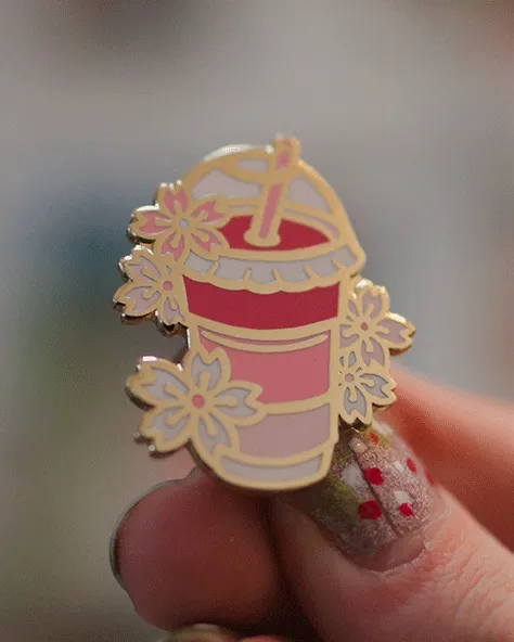 kabujiro-enamel-pins-sakura-boba-bliss-emaille-pin-rosa-37-mm image 1