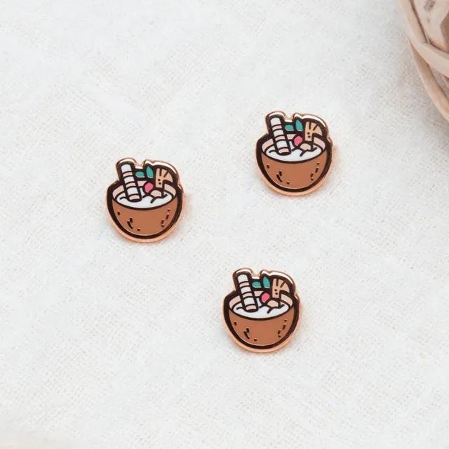 miamouz-enamel-pins-coconut-pina-colada-cocktail-mini-pin image 1