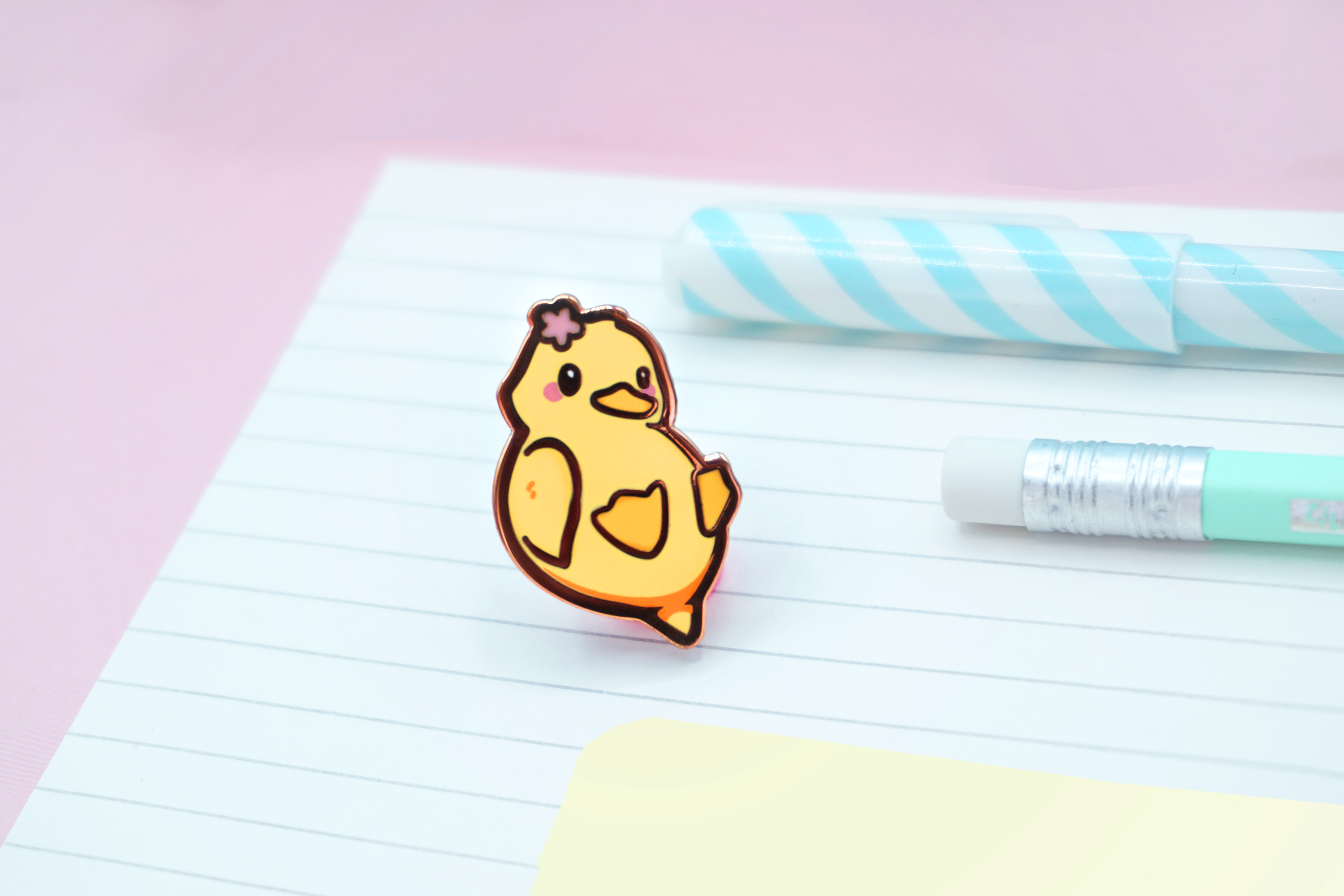 miamouz-duck-flower-emaille-pin-gelbe-ente image 2