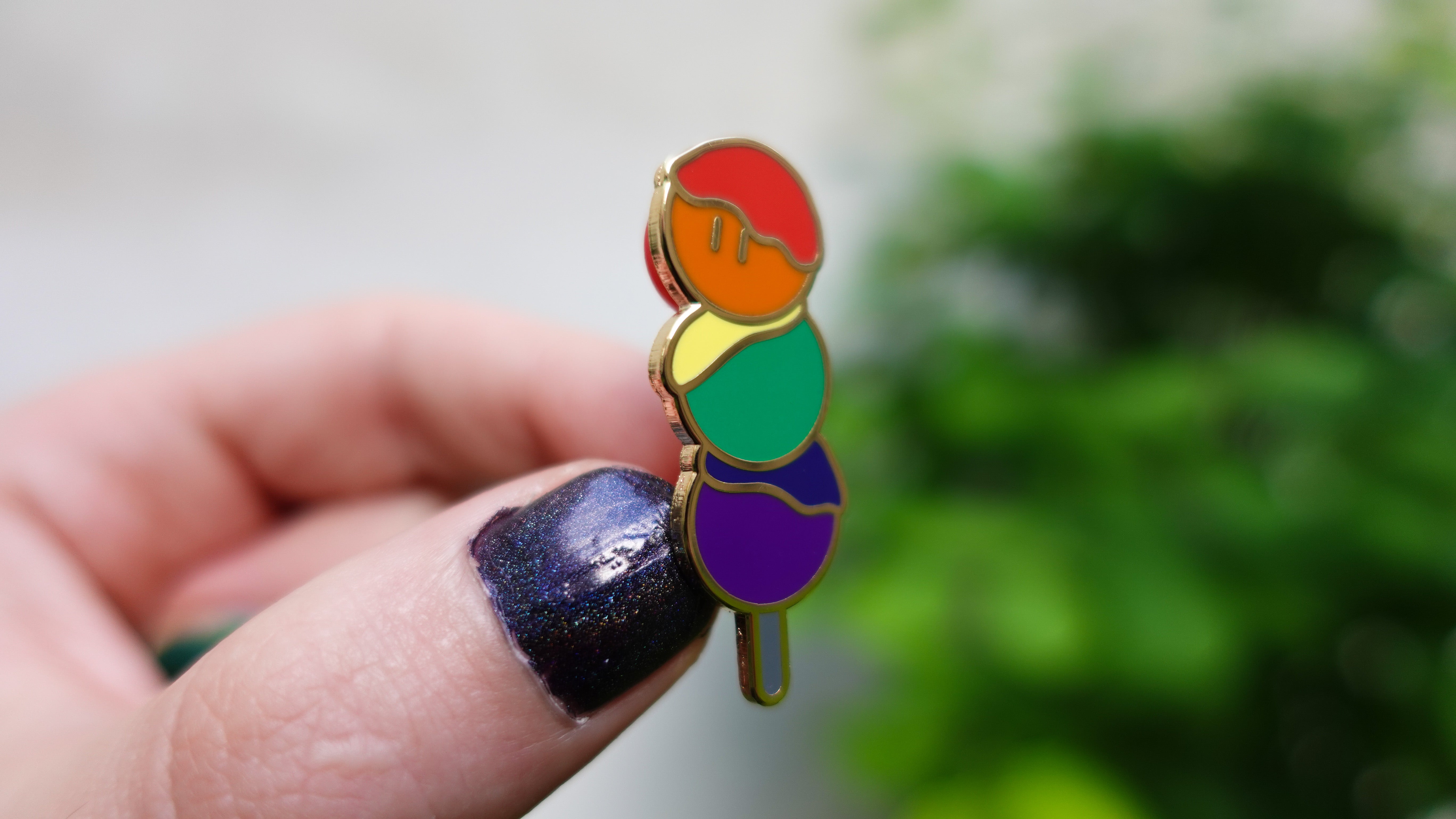 kabujiro-pride-dango-emaille-pin-rainbow-40mm image 3