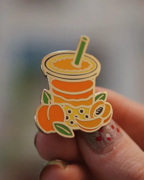 kabujiro-enamel-pins-peach-oolong-boba-bliss-emaille-pin-42mm image 1