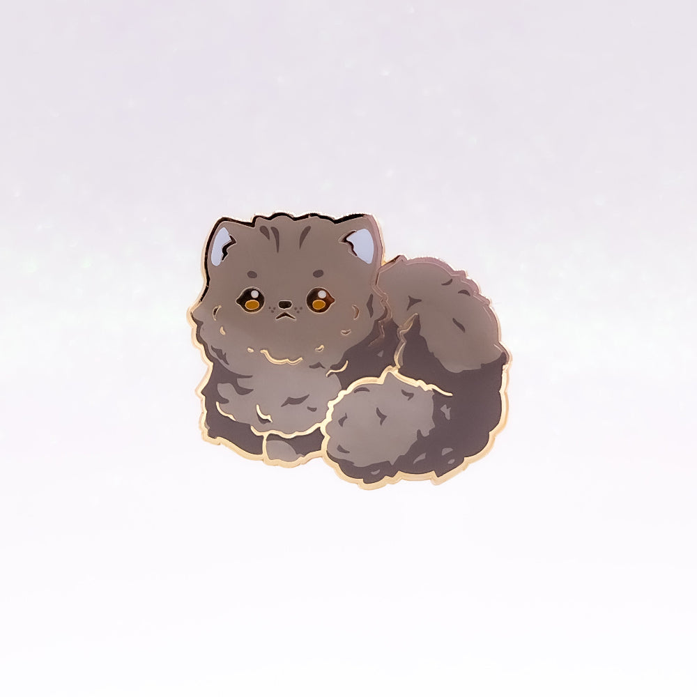 miamouz-perserkatze-emaille-pin-hellgrau-normal-quality image 1
