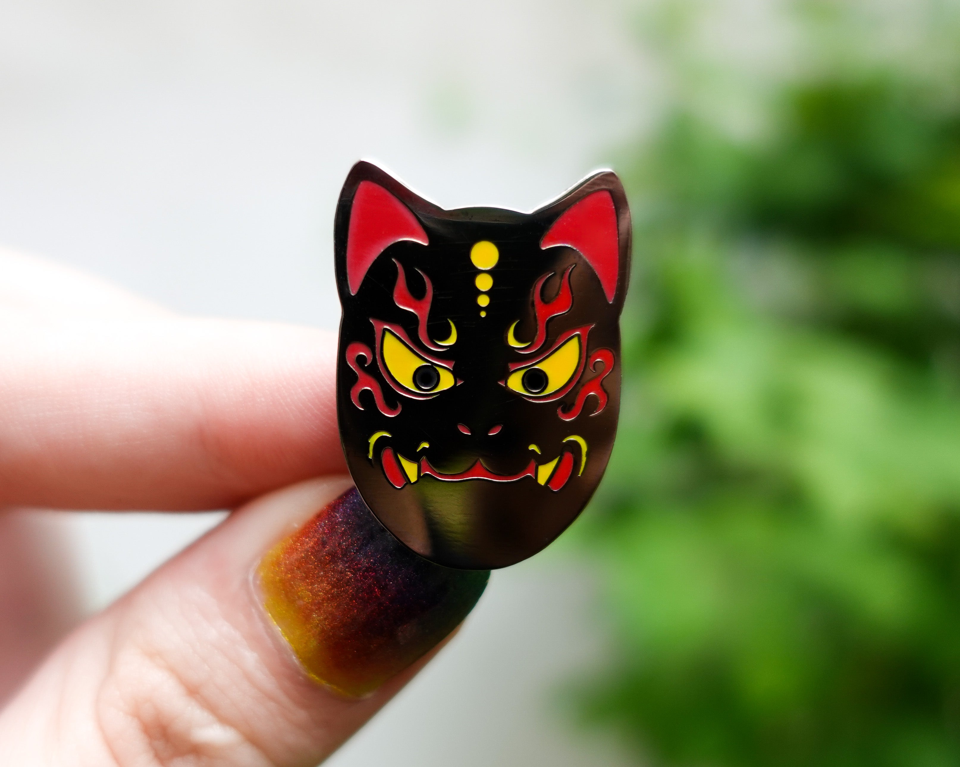 kabujiro-kitsune-maske-emaille-pin-gold-30-mm image 2
