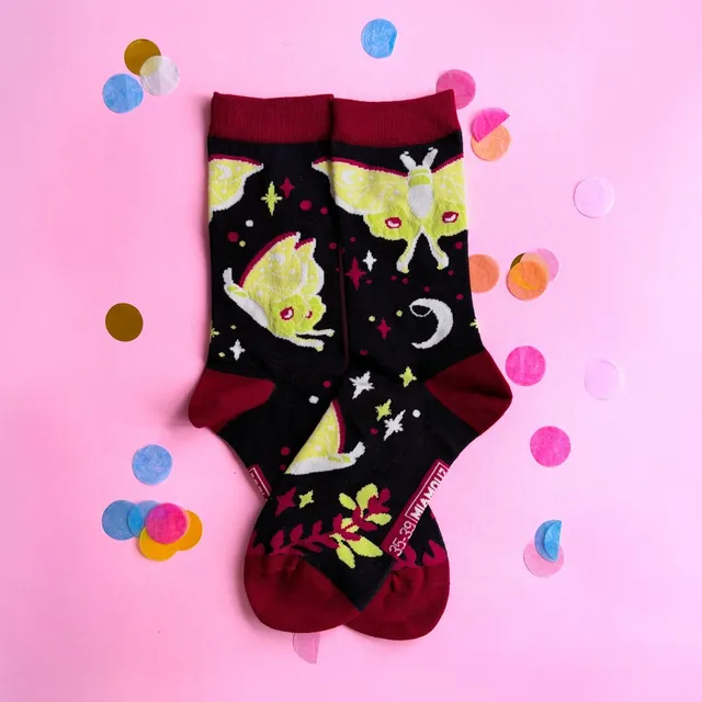 miamouz-luna-moth-socken-nachtfalter-schwarz-baumwolle image 1