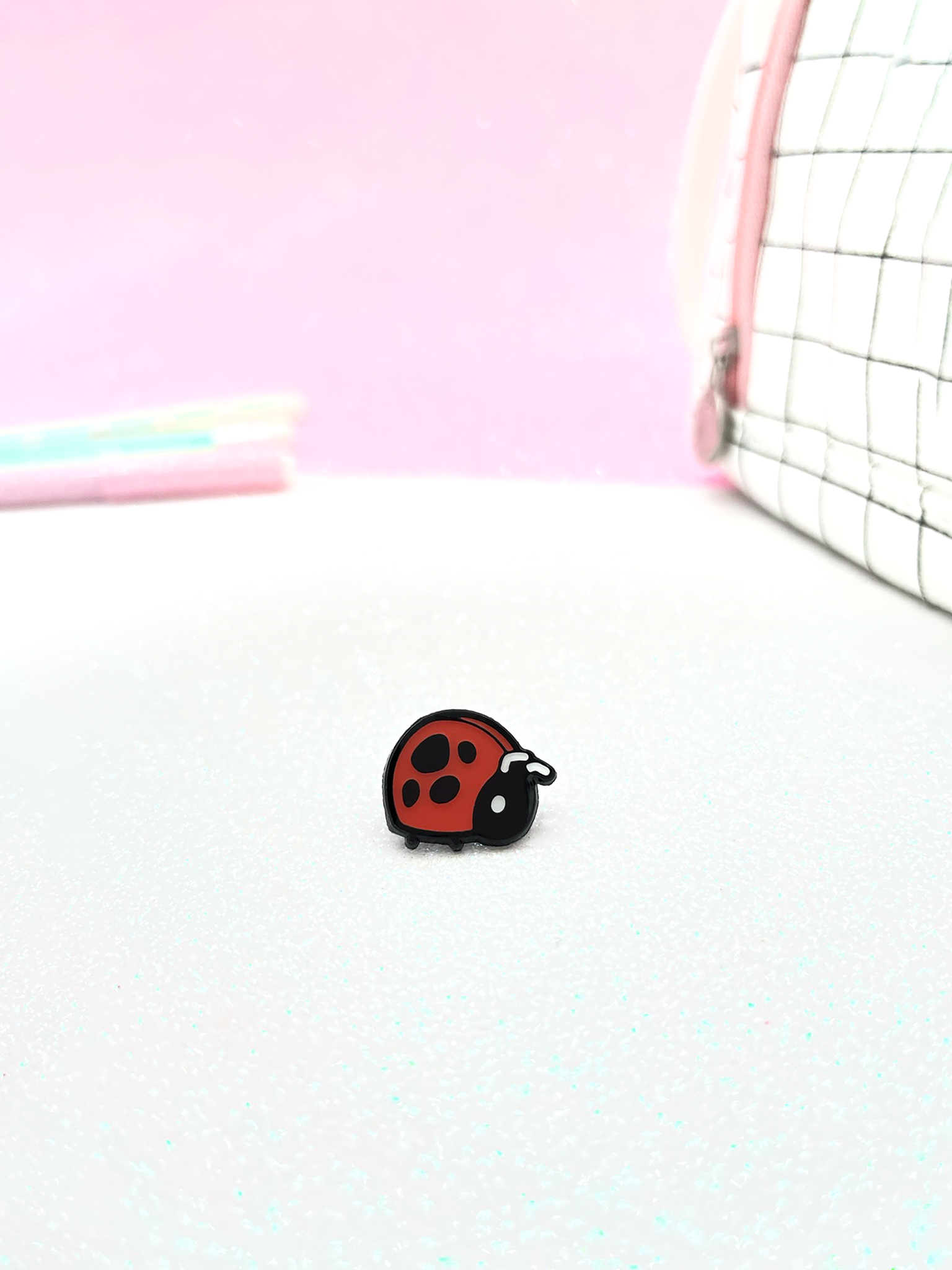 miamouz-tiny-ladybug-mini-emaille-pin-rot-16mm image 4