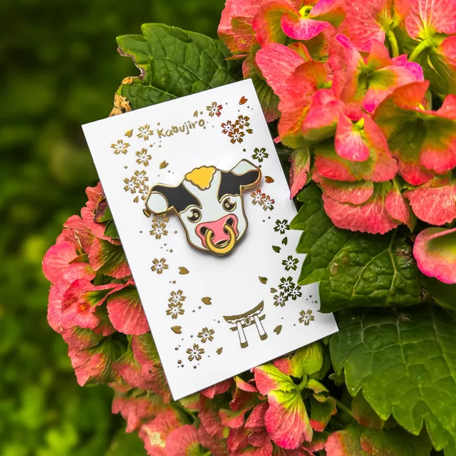 kabujiro-enamel-pins-cow-emaille-pin-kuh-28-mm-gold image 1