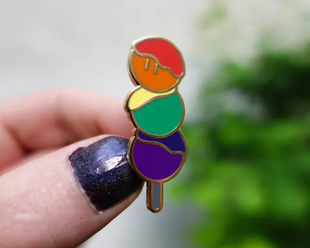 kabujiro-pride-dango-emaille-pin-rainbow-40mm image 1