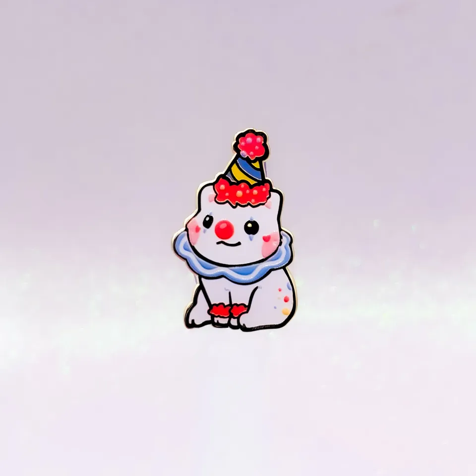 miamouz-enamel-pins-clown-cat-emaille-pin-gold-36mm image 1