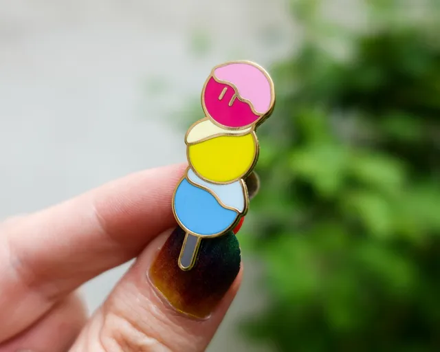 kabujiro-pride-dango-emaille-pin-pansexuell-40mm image 1