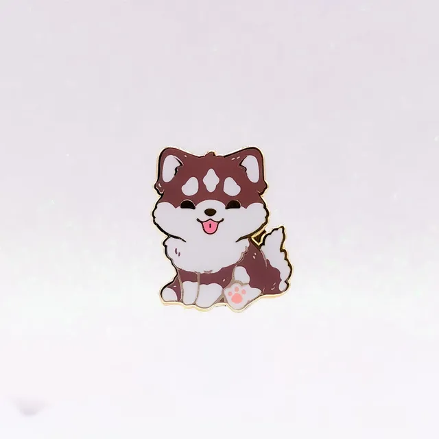 miamouz-husky-brown-white-emaille-pin-hund-30mm image 1