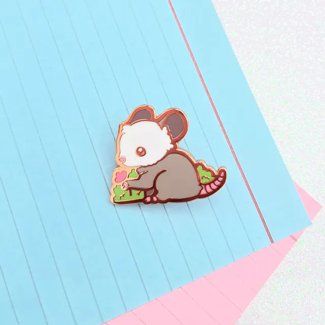 miamouz-opossum-flower-emaille-pin-30x26-mm-tier image 1