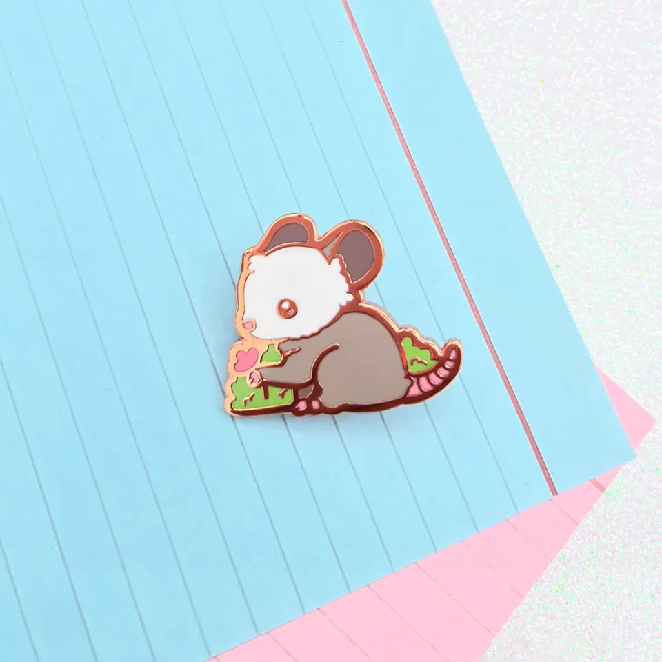 miamouz-opossum-flower-emaille-pin-30x26-mm-tier image 1