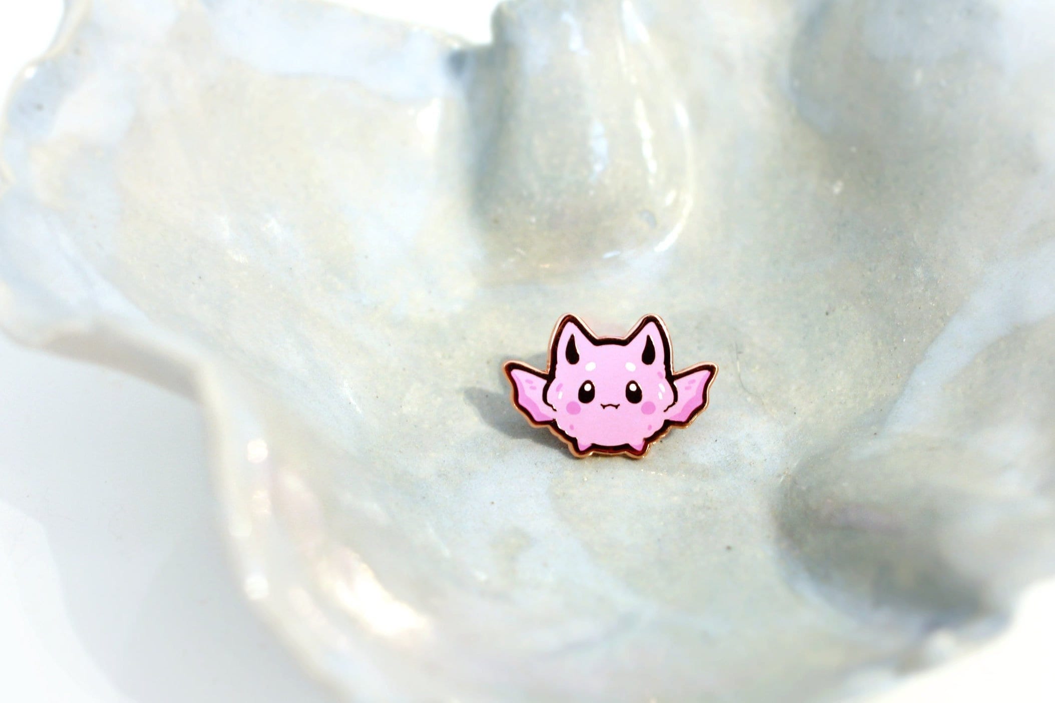 miamouz-tiny-cute-bat-emaille-pin-fledermaus-mini image 3