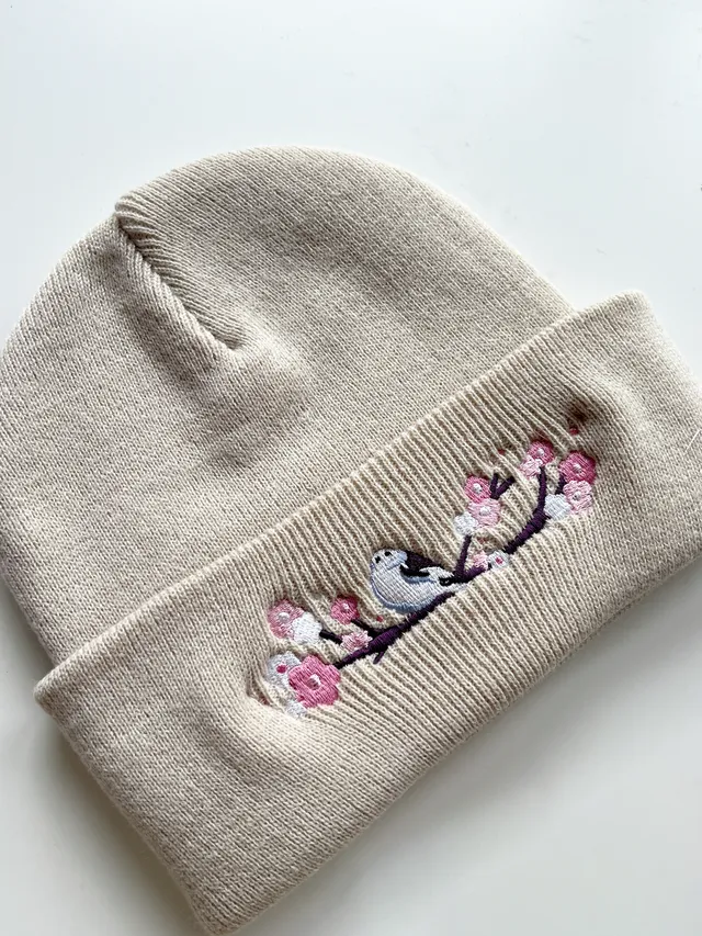 miamouz-shima-enaga-sakura-beanie-m-tze-mandel-stickerei image 1