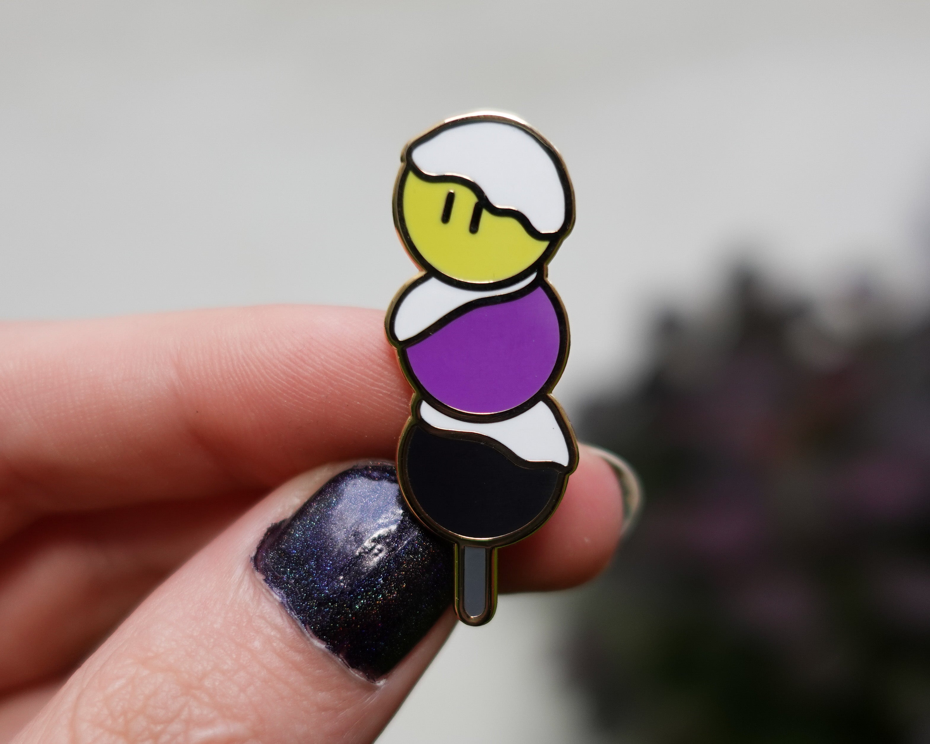 kabujiro-enamel-pins-pride-dango-emaille-pin-non-binary-40mm image 2