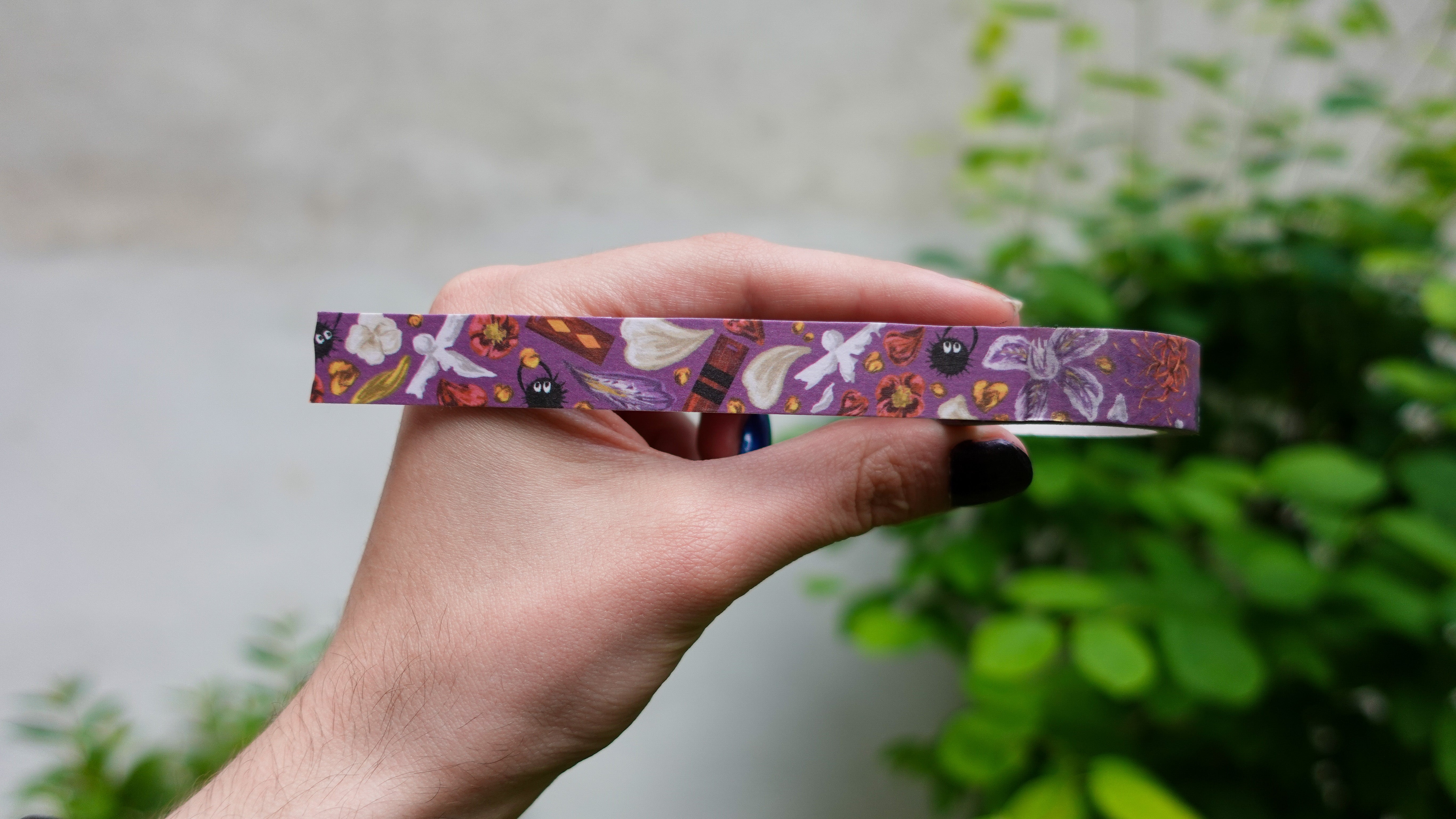 kabujiro-spirit-florals-purple-washi-tape-15mm-x-10m image 2