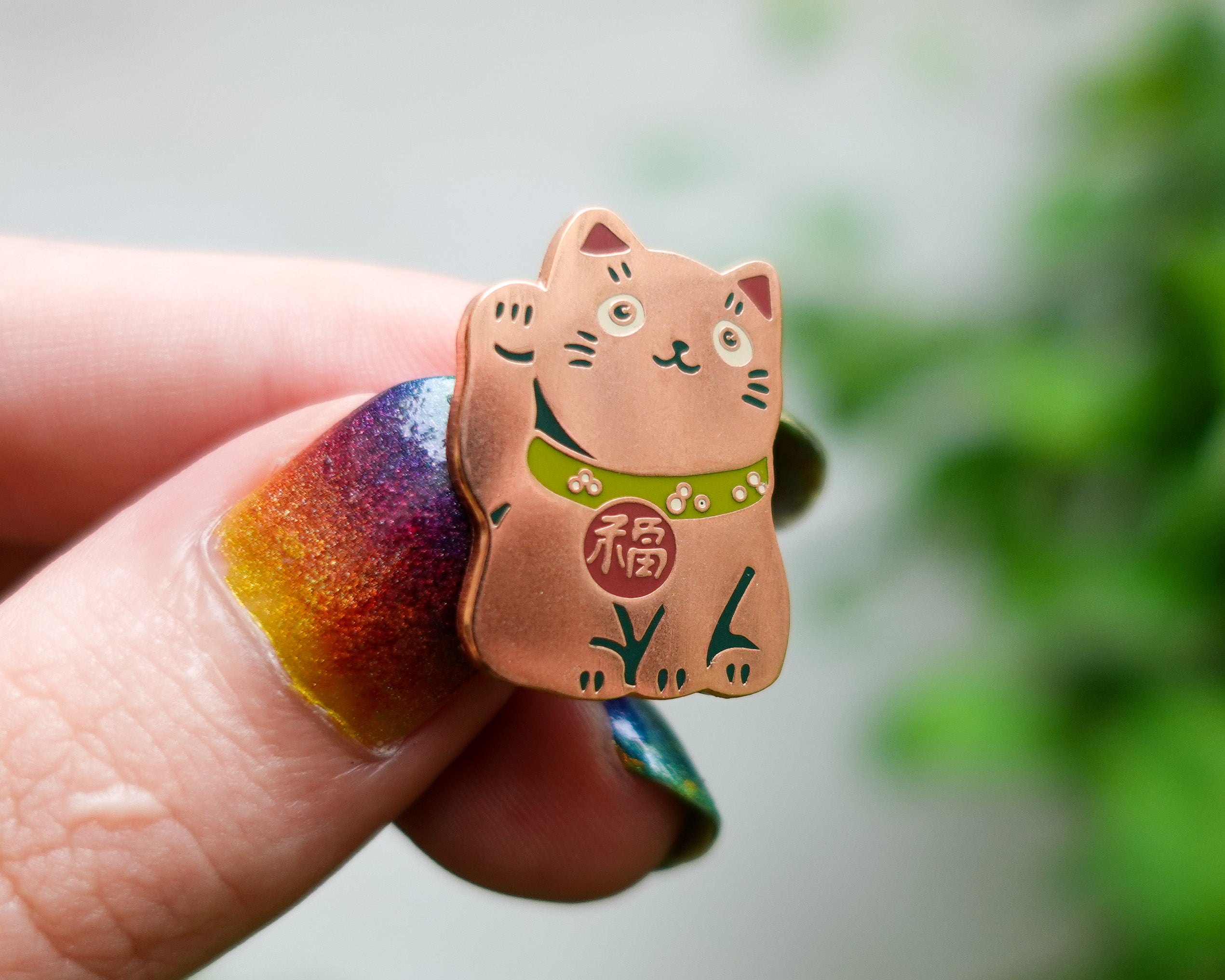 kabujiro-lucky-cat-emaille-pin-25mm-gold-variante image 3