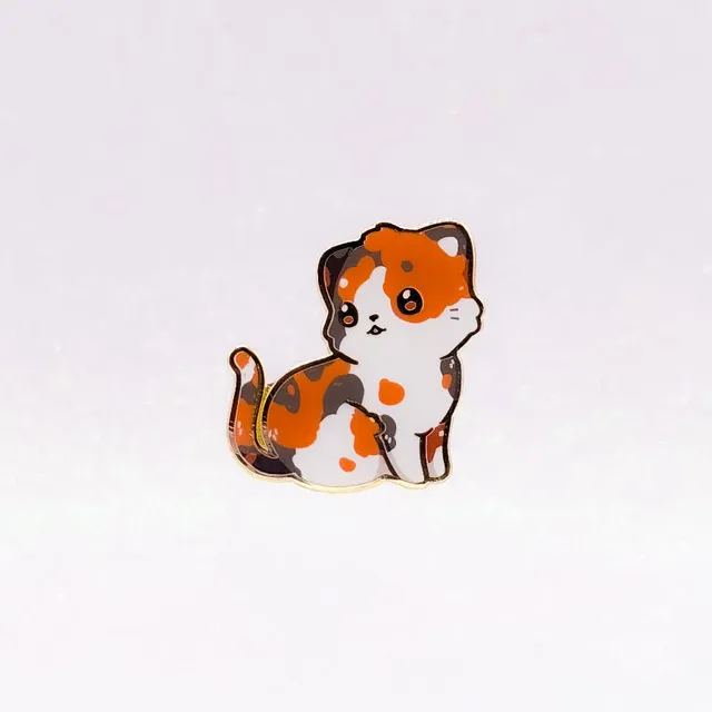 miamouz-cat-breeds-enamel-pin-calico-tricolor-gold-31mm image 1