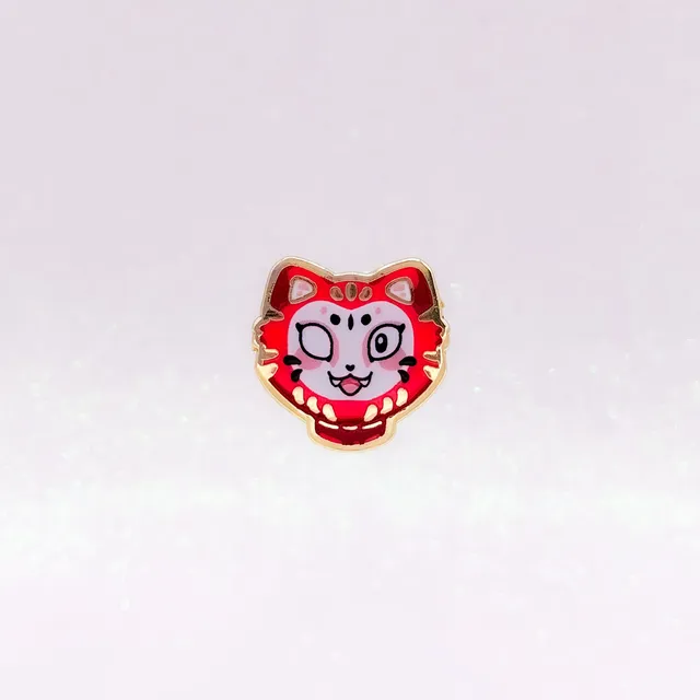 miamouz-kitty-daruma-emaille-pin-japan-katze-22-mm image 1