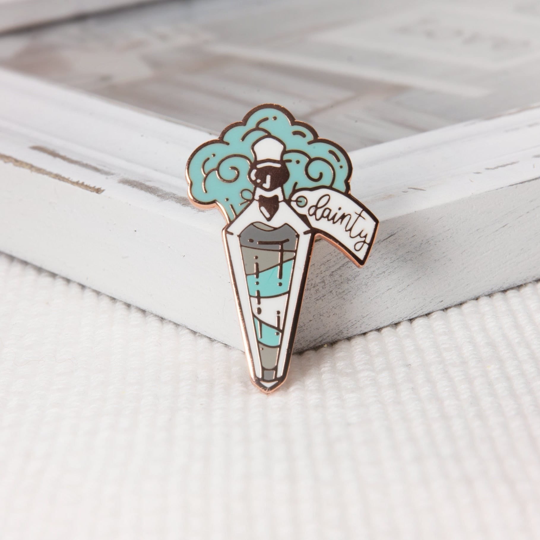 miamouz-enamel-pins-demiboy-pride-potion-pin-gold-36mm image 1